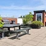 Balcony I 5 Min To Metro And Canals Апартаменты