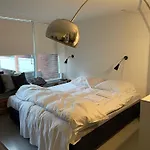 Апартаменты Balcony I 5 Min To Metro And Canals *