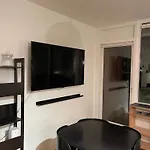 Апартаменты Balcony I 5 Min To Metro And Canals