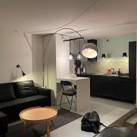 Apartment First Row With Balcony To The Ramparts *