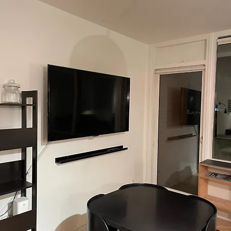 Apartment First Row With Balcony To The Ramparts