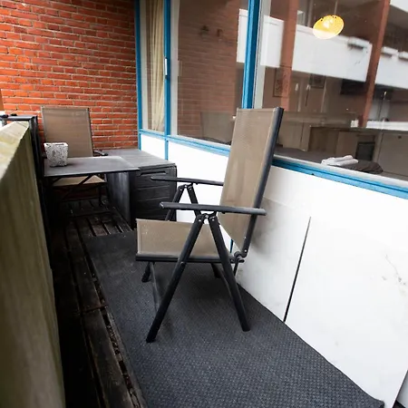 Balcony I 5 Min To Metro And Canals شقة *